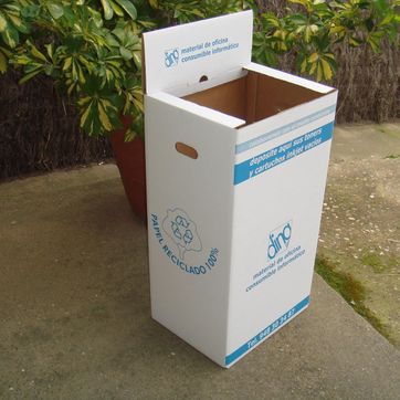 papelera de cartón reciclado