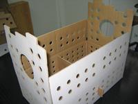 caja para animales con aberturas superiores